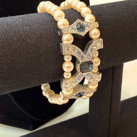 Vintage 2 Strand faux pearl blue rhinestone bracelet - Picture 2 of 16